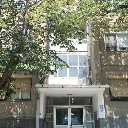 Апартаменти Cozy Near Center